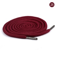 Garnitures de vêtements Cordon en polyester 100% personnalisé de haute qualité avec tête en silicone