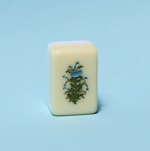 Juego de Mahjong Estético con Temática de Perfumes, Estilo Americano, 4 Capas, Fichas de Acrílico Rosa y Blanco, Diseño Floral de Dragón - Product Image 5