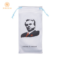 Pochette à lunettes en microfibre bleu pastel avec cordon de serrage, sac de rangement de voyage pour lunettes de bébé et de tout-petit, personnalisable avec logo