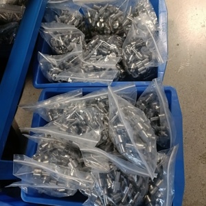 Pièces métalliques non standard en laiton, aluminium, acier inoxydable, usinage CNC par découpe de fil, tournage et fraisage de précision CNC, vente en gros directe usine - Product Image 1