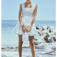 Robe Courte Décontractée et Élégante pour Femme, Personnalisée, Épaules Dénudées, Broderie Broderie anglaise Smocked, Volants Superposés, Idéale pour les Vacances