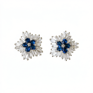 Orecchini a Perno di Lusso con Fiore, Cristallo Blu e Strass, Gioielli da Festa per Donne in Argento 925 - Product Image 1