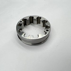 Tuerca de Acero Inoxidable de Calidad Superior, Tamaño Personalizado No Estándar, Mecanizada por CNC para Roscas de Precisión - Product Image 3