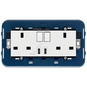 Vimar Dual <b>Socket</b> With <b>Usb</b>-<b>C</b> Ports 15W Charging 2P+T 13A White - Product Image 1