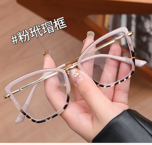 <span class=keywords><strong>Lunettes</strong></span> Léopard Oeil de Chat Monture Métallique Photochromiques Anti-Lumière Bleue pour Femmes et Hommes, <span class=keywords><strong>Lunettes</strong></span> de Vue Optiques <span class=keywords><strong>Papillon</strong></span> en Gros - Product Image 4