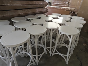 Chaise de bar ronde en bois pour mariage, chaise de salle à manger design pour hôtel, chaise en bois d'intérieur et d'extérieur en gros - Product Image 4