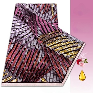 Véritable tissu wax pailleté de 6 yards pour chemises, idéal pour les imprimés wax et les pagne grand gliter. - Product Image 3