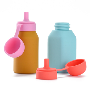 Tasse à bec en silicone pour bébé avec couvercle à paille, tasse à boire pour tout-petits, vaisselle pour repas d'enfants, logo personnalisé, vente en gros - Product Image 6