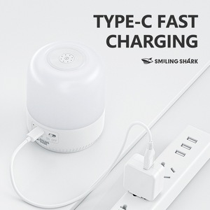 Lampe de table LED rechargeable USB Smiling Shark pour le camping en plein air, lumière douce - Product Image 3