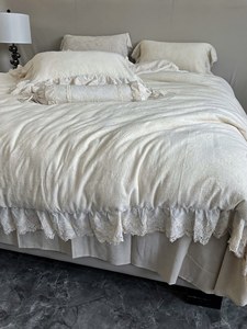 Set di Biancheria da Letto in Cotone-Lino Serie Romanticism, Bianco Puro con Motivo Jacquard in Pizzo, 4 Pezzi per Case Moderne, Hotel e Ospedali - Product Image 4