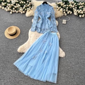 Tenue d'automne <span class=keywords><strong>haut</strong></span> de gamme pour <span class=keywords><strong>femme</strong></span> avec <span class=keywords><strong>haut</strong></span> en dentelle crochet cintrée à la taille + jupe en résille taille haute - Product Image 1