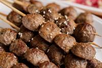 Vente en gros de rôtissoire automatique en acier inoxydable pour pique-nique et camping, barbecue à charbon de bois pour porc, poulet et agneau
