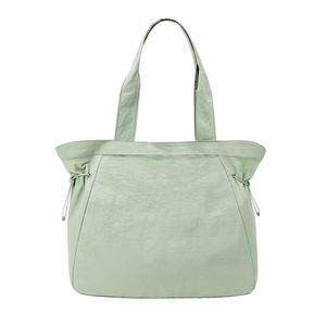 Nuova borsa sportiva leggera <span class=keywords><strong>moda</strong></span> riutilizzabile borsa da esterno di grande capacità Logo personalizzato borsa Tote in Nylon Casual impermeabile Unisex - Product Image 5