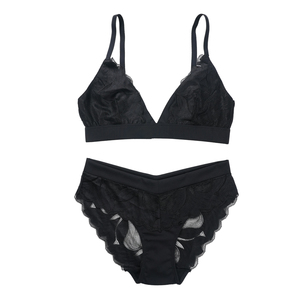 Set di Biancheria <span class=keywords><strong>Intima</strong></span> in Pizzo OEM Shanhao per Donne, Completo Sexy con <span class=keywords><strong>Scollo</strong></span> a <span class=keywords><strong>V</strong></span> Profondo, Reggiseno Senza Ferretto in Pizzo Trasparente - Product Image 4