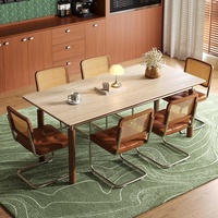 Ensemble table et chaises de salle à manger 4 places de style moderne du milieu du siècle avec plateau en marbre et pieds en métal, design durable pour le salon