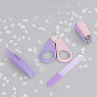 Ensemble de soins pour ongles de bébé en pastel, design ergonomique, sûr pour les doigts minuscules, comprend une lime à ongles et des pinces à nez, garantie 1 an