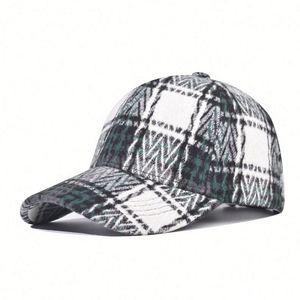 หมวกเบสบอลลายตารางหมากรุกผ้าทวีดหนานุ่ม 6 แผ่น แฟชั่นทันสมัยสำหรับผู้หญิง สวมใส่สบายๆ เหมาะกับกิจกรรมกลางแจ้ง  คอลเลคชั่นใหม่ประจำฤดูใบไม้ร่วง-ฤดูหนาว ปี 2025 - Product Image 3