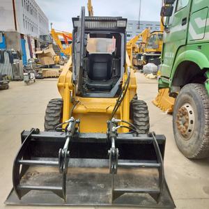 Transfert urgent : Chargeuse CAT226B d'occasion, faible nombre d'heures de travail, châssis solide, prix négociable. Composants principaux : boîte de vitesses, moteur. - Product Image 4