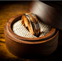 Vente en gros de lots de cordes de guitare et météorite avec feuille d'or Bague de promesse en tungstène pour mariage en or rose pour homme