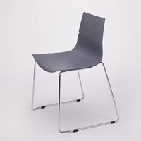 Chaise de salle à manger en plastique de style scandinave pour dortoir d'étudiant assorti de meubles de contrat de Offre Spéciale