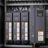 Système de commande de fraisage numérique complet de type bus HNC-808DiM : Panneau CNC + 3 ensembles de servomoteurs + 1 ensemble de broche avec PLC-IO