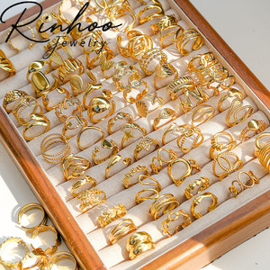 Anillos de Acero Inoxidable con Baño de Oro de 18K PVD Antideslustre, Estilo Hip Hop, con Diseños de Amor, Cruz Abierta, Corazón, Hoja, Óvalo, Sencillos y de <span class=keywords><strong>Moda</strong></span> - Product Image 1