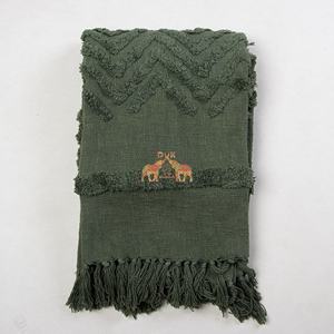 Manta de Alta Calidad, Color Gris Oscuro, Acolchada, para Sofá, Sala de Estar, Ideal para la Temporada de Invierno, Suave, Acogedora y Ligera - Product Image 2