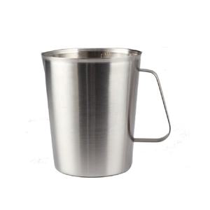 ถ้วยตวงสแตนเลสพร้อมหูจับและขีดบอกปริมาตร สำหรับทำลาเต้อาร์ตและเทน้ำ - Product Image 1