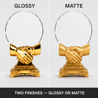 Trophée de l'Étreinte en Résine Plaqué Or avec Disque en Cristal 15x24cm, Logo Personnalisé, Récompense de Partenariat, Vente en Gros OEM