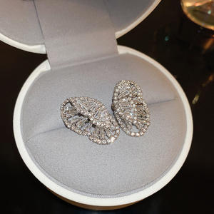 Aguja de plata circón mariposa Corea del Sur dulce exquisita luz lujo temperamento de gama alta al por mayor Stud pendientes para mujer - Product Image 2