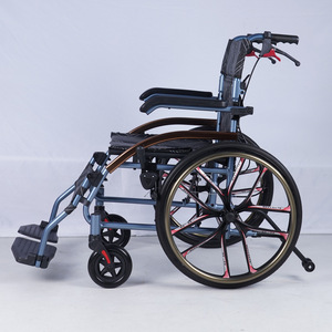 Fauteuil roulant manuel en alliage d'aluminium léger, pliable, portable, pour usage domestique et extérieur - Product Image 2