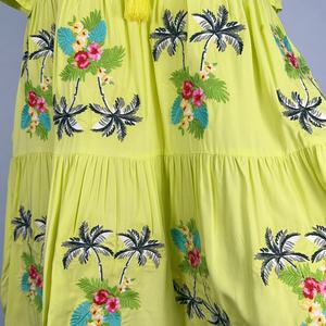 Vestido Midi Elegante para Mujer, Diseño Personalizado, Bordado, con Volantes y Smocking - Product Image 2