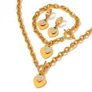 Conjunto de Joyería en Oferta, Acero Inoxidable, Cierre OT, Zirconia de Buena Calidad, Cadena con Baño de Oro, Collar con Colgante de Corazón de Cristal - Product Image 1