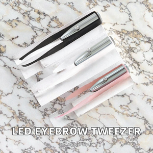 Pinza de Acero Inoxidable con Luz LED de Primera Calidad para Depilación de Cejas y Pestañas, Diseño de Punta Inclinada para un Uso Fácil - Product Image 2