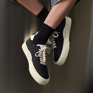 Zapatos Deportivos Casuales para Hombre, Verano 2026, Transpirables, Hechos a Mano, con Suela Gruesa Tejida, Versátiles, de Malla Blanca - Product Image 2