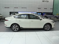 2025 BYD QIN PLUS Sedan FWD Kendaraan Listrik 57.6kWh Ps 100kw/180nm R17 Intelligent Driving Auto Surpassing Edition LHD