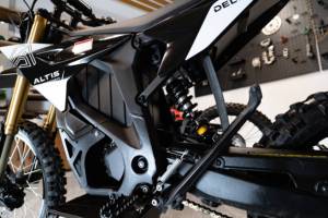 US Warehouse Stock Altis 72V 35Ah Dirt Bike 13kW Motor Off Road Ebike for Adults Mini Pit Dirt EBike - Product Image 4