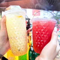 Op maat bedrukte 16 oz U-vormige PP plastic bekers met koepeldeksels voor ijskoffie, matcha, fruitthee, sap en koude dranken