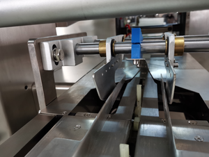 Légumes broyés horizontalement et flux d'étanchéité emballant la machine d'emballage emballée par film automatique de <span class=keywords><strong>charbon</strong></span> de bois de Popsicle - Product Image 3