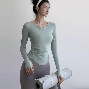 Camiseta de Yoga con Cuello en V y Manga Larga para Mujer, con Logotipo Frontal, Copas Fijas, Secado Rápido, Nailon y Spandex - Product Image 1