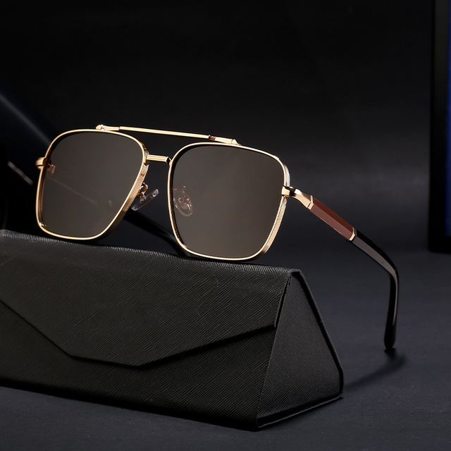 Trendy Luxury Designer Metal Frame Eyewear with UV400 & Anti-Radiation Features Custom Logo Shades Brand Eyeglasses