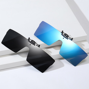 Lunettes de soleil à clipser polarisées UV400 avec verres en résine, unisexe, pour usage extérieur - Product Image 1
