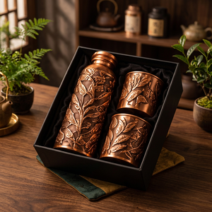 Juego de Regalo de 3 Piezas: Botella de Agua con Relieve de Hojas en Cobre Puro Auténtico y Dos Vasos, Regalo Empresarial - Product Image 1