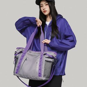 Bolsos de Mano Resistentes al Agua para Hombre y Mujer, Bolsos Cruzados con Correa Ajustable para el Hombro, para Viajes, Deportes y Fitness al Aire Libre, Moda de Verano y Otoño - Product Image 3