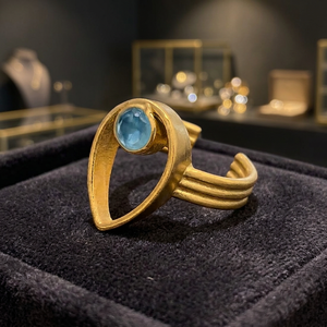 Anillo de Oro Chapado en Rodio con un Azul Majestuoso y un Cristal Azul Cautivador, Ideal para Mujeres y Niñas - Product Image 4