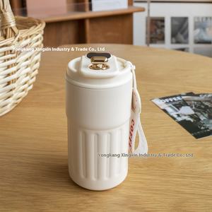 Tasse à café en acier inoxydable isolée intelligente pour voiture Tasse à eau portable Mesure de la température Gravure personnalisée Haute apparence - Product Image 6