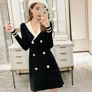 Mini <span class=keywords><strong>abito</strong></span> lavorato a maglia doppiopetto a maniche lunghe da donna all'ingrosso <span class=keywords><strong>abito</strong></span> Casual con scollo a v e colletto rovesciato - Product Image 5