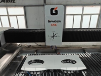 Tipo de puente de 3 ejes Fregadero de una sola cabeza Recorte Agujero abierto Enrutador CNC Mármol Granito Cuarzo Máquina pulidora de corte de piedra