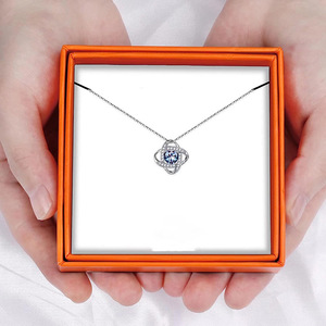 Collares de cristal rojo/azul grandes en forma de corazón con diseño de nudo de estilo contratado para joyería chapada en plata de alta calidad para mujer - Product Image 5