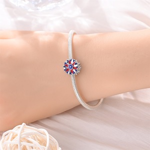 American flag pendant accessory, silver patriotic-themed pendant bead, suitable for <b>bracelets</b>, <b>red</b>, white and blue star design - Product Image 4